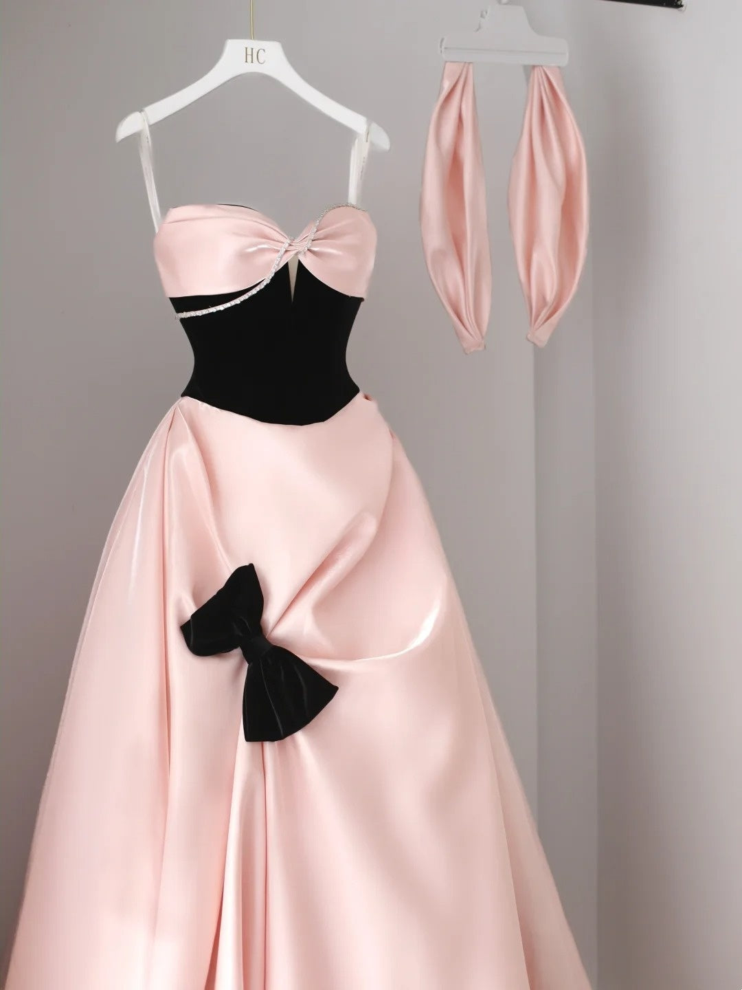 Elegant Prom Dresses Ball Gown Strapless Blush Pink Satin With Pleated Bow-knot Long Formal Gown N2923
