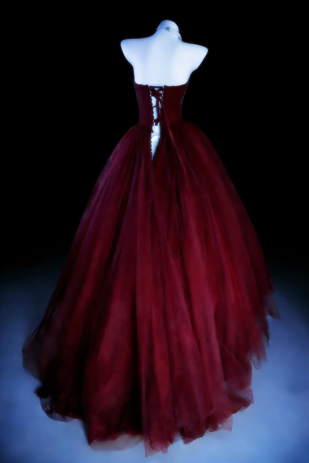 Modest Prom Dresses Ball Gown Sweetheart Burgundy Tulle With Beads Long Quince Dress N2962