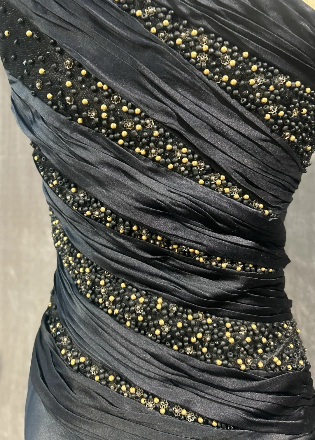Classy Prom Dresses Mermaid One Shoulder Satin Black Tie Dress With Beaded Long Formal Evening Outfits N3704
