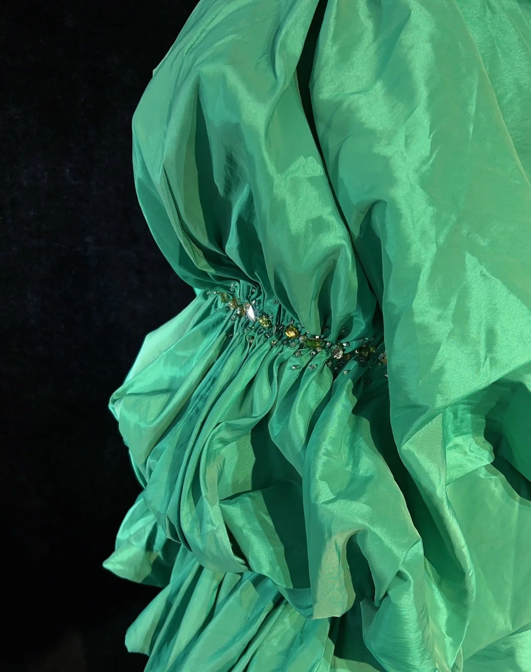 Beautiful Prom Dresses Ball Gown Sweetheart Green Satin With Ruffled Long Evening Outfits N3379