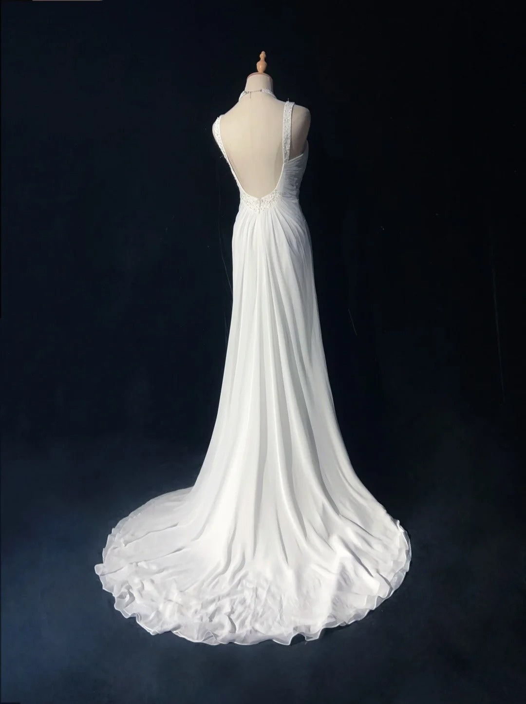 Simple White Prom Dresses A line V Neck Chiffon Sleeveless With Beaded Semi Formal Evening Dress N3820