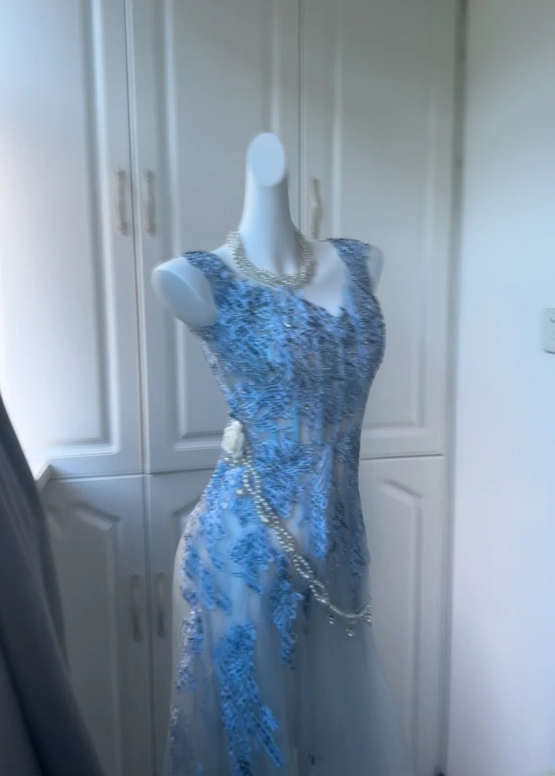 Modest A Line V Neck Light Sky Blue Tulle Sleeveless Long Prom Dresses High School Senior Graduation Dance Party Outfits AS012