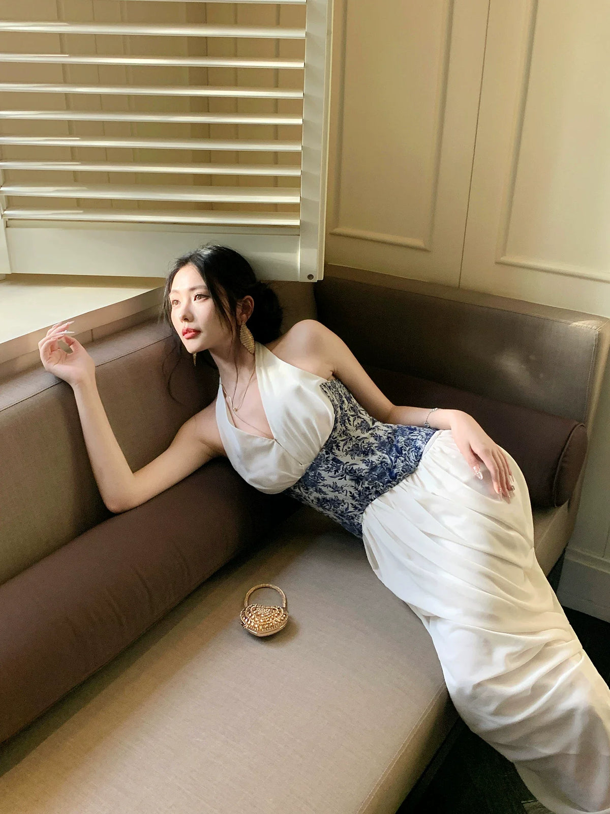 Modest A Line Halter Chiffon Slit Prom Dresses Wedding Guest Dress 20th Birthday Outfits AB2455