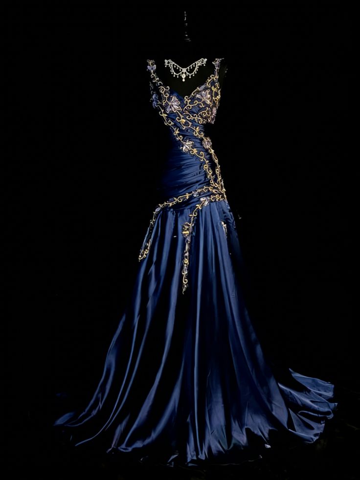 Chic Grape Dresses V-neck A-Line Long Prom Dresses Embroidery Satin Sleeveless Princess Formal Dress N776