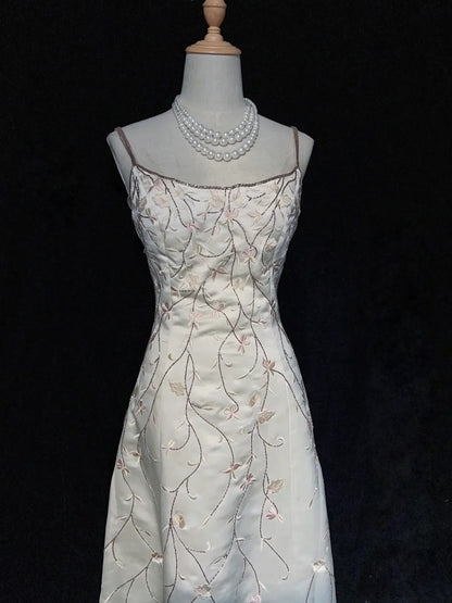Beautiful Prom Dresses A line Spaghetti Strap White Satin With Beaded Long Formal Evening Outfits N3677