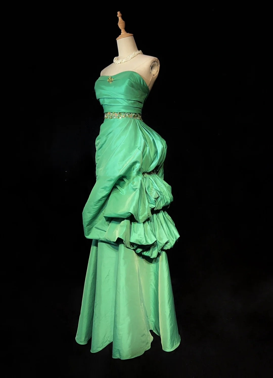 Beautiful Prom Dresses Ball Gown Sweetheart Green Satin With Ruffled Long Evening Outfits N3379