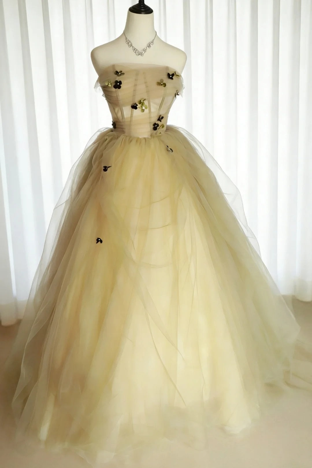 Modest Prom Dresses Ball Gown Strapless Yellow Tulle With Flowers Long Quince Dress N2963