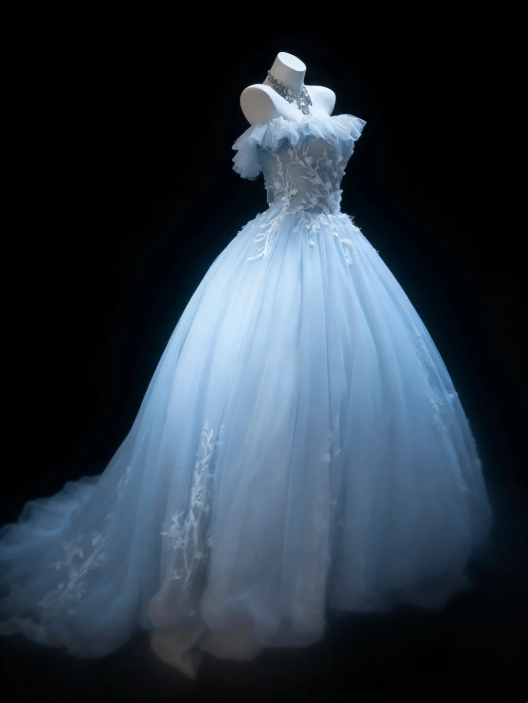 Modest Prom Dresses Ball Gown Strapless Light Sky Blue Tulle With Appliqued Long Quince Dress N3052