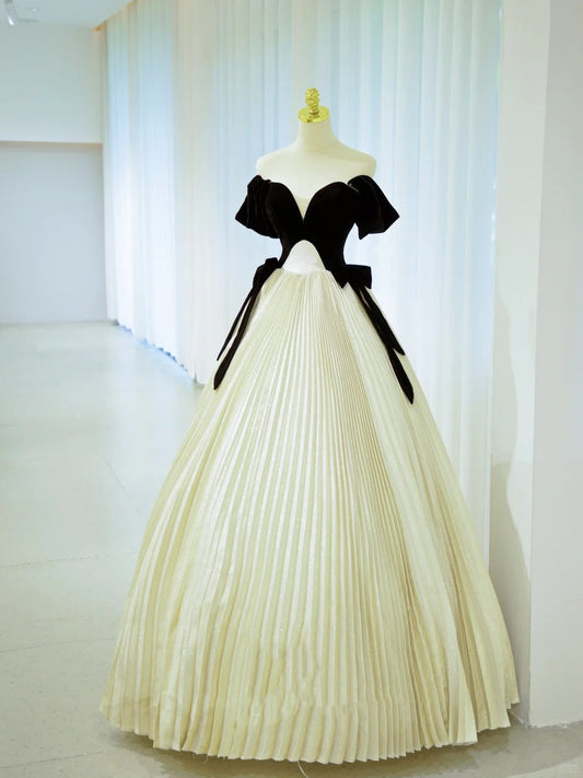 Pretty Prom Dresses Ball Gown Off The Shoulder Black Tops With Ruffle Long Formal Gown N2933