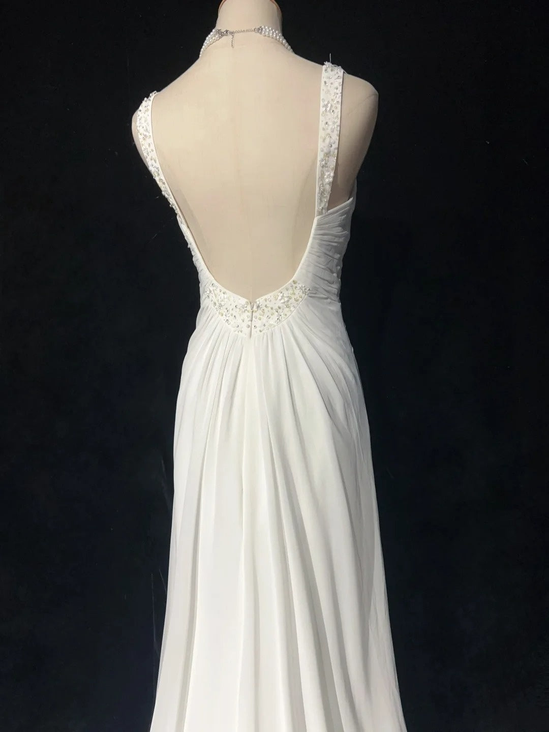 Simple White Prom Dresses A line V Neck Chiffon Sleeveless With Beaded Semi Formal Evening Dress N3820