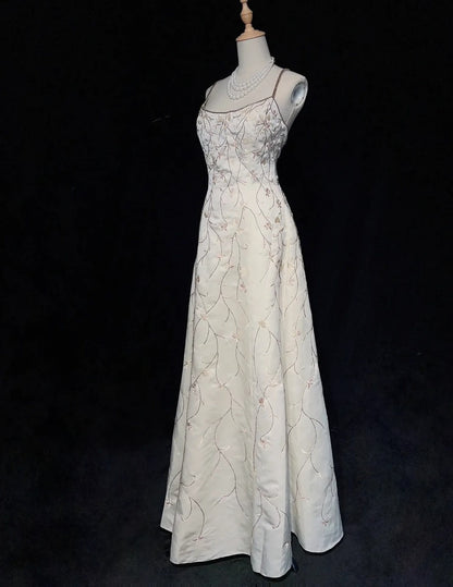Beautiful Prom Dresses A line Spaghetti Strap White Satin With Beaded Long Formal Evening Outfits N3677