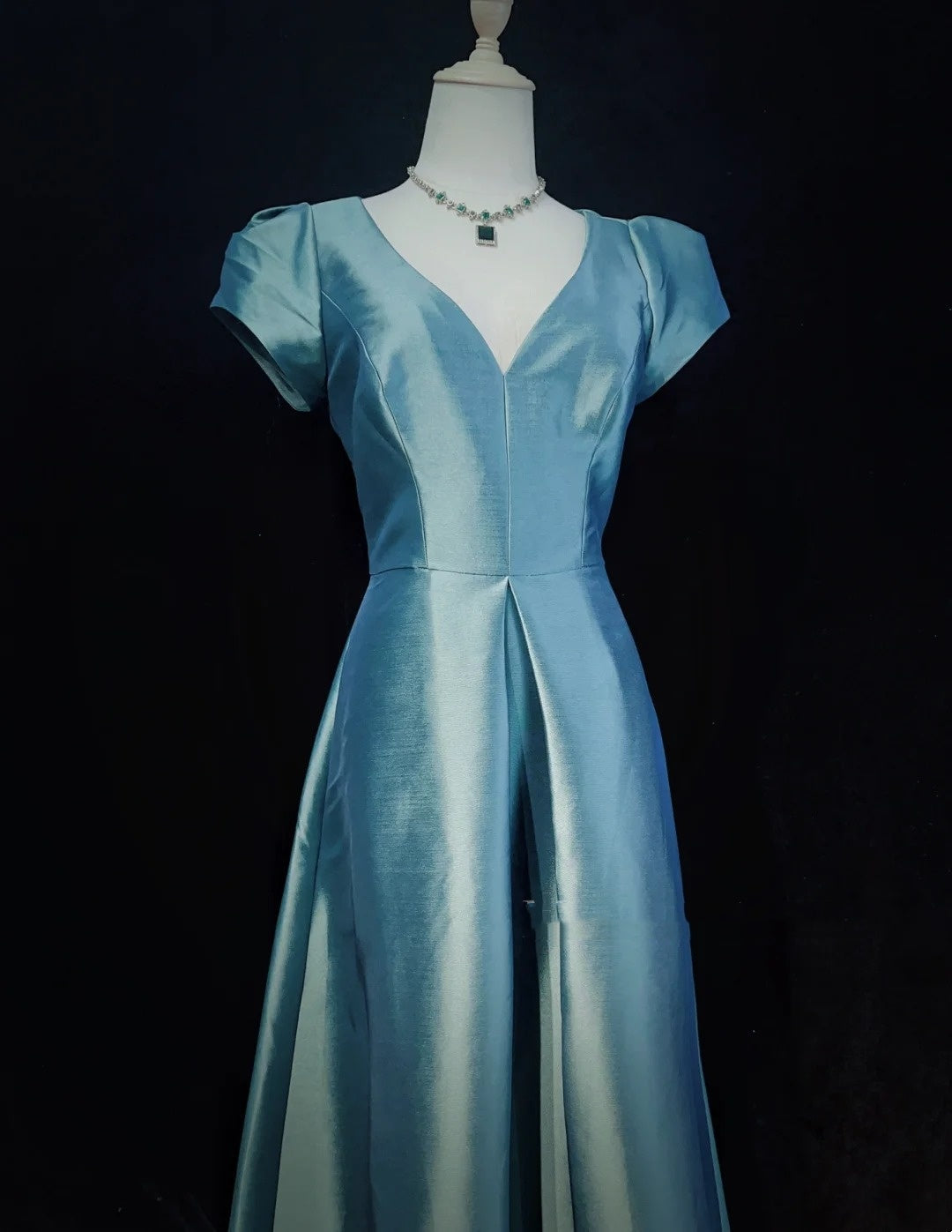 Beautiful Prom Dresses A Line V Neck Blue Satin With Ruffle Sleeves Long Evening Outfits N3336