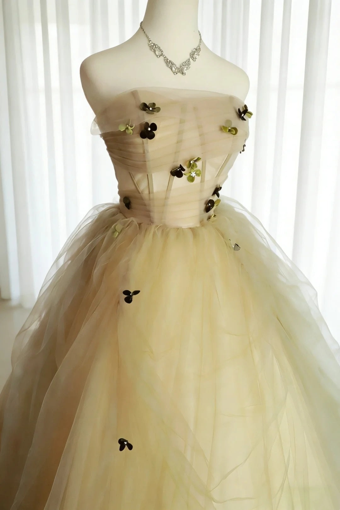 Modest Prom Dresses Ball Gown Strapless Yellow Tulle With Flowers Long Quince Dress N2963