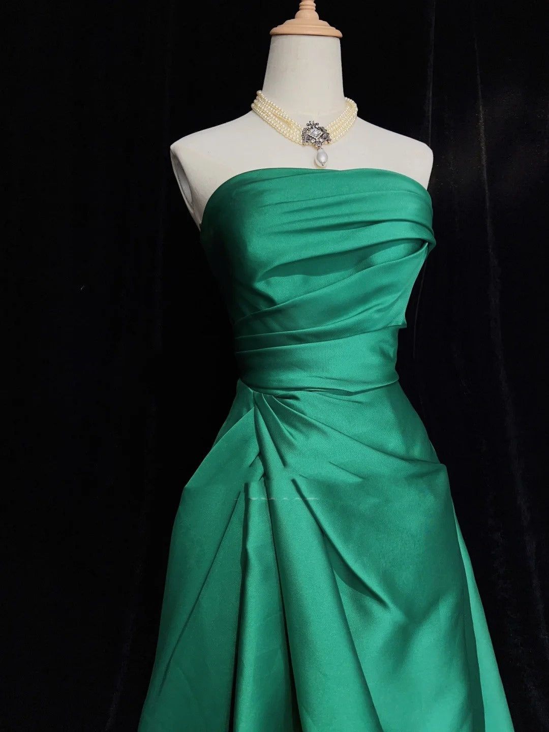 Charming Prom Dresses Ball Gown Strapless Green With Pleated Long Formal Evening Dress N3902