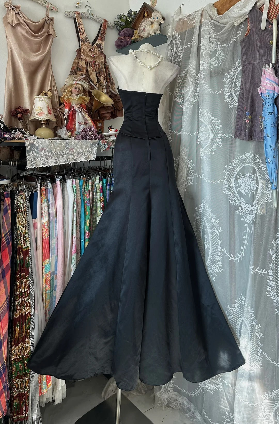 Classy Prom Dresses Mermaid Strapless Black Satin Sleeveless Formal Evening Outfits N3778