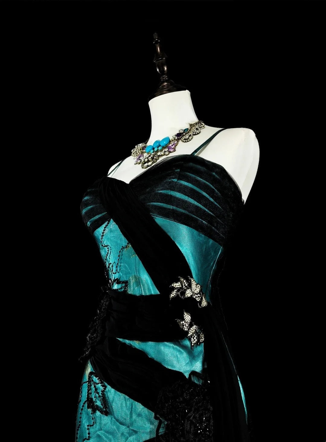 Vintage 1960s Mermaid Spaghetti Strap Black Tulle Green Satin Sleeveless Long Prom Formal Dresses N1585