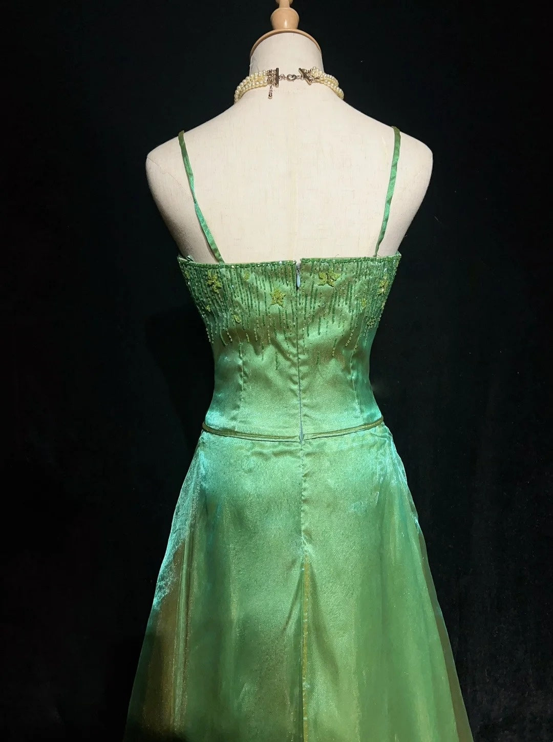 Elegant Prom Dresses Ball Gown Spaghetti Strap Green Organza With Beaded Long Formal Gown N2914