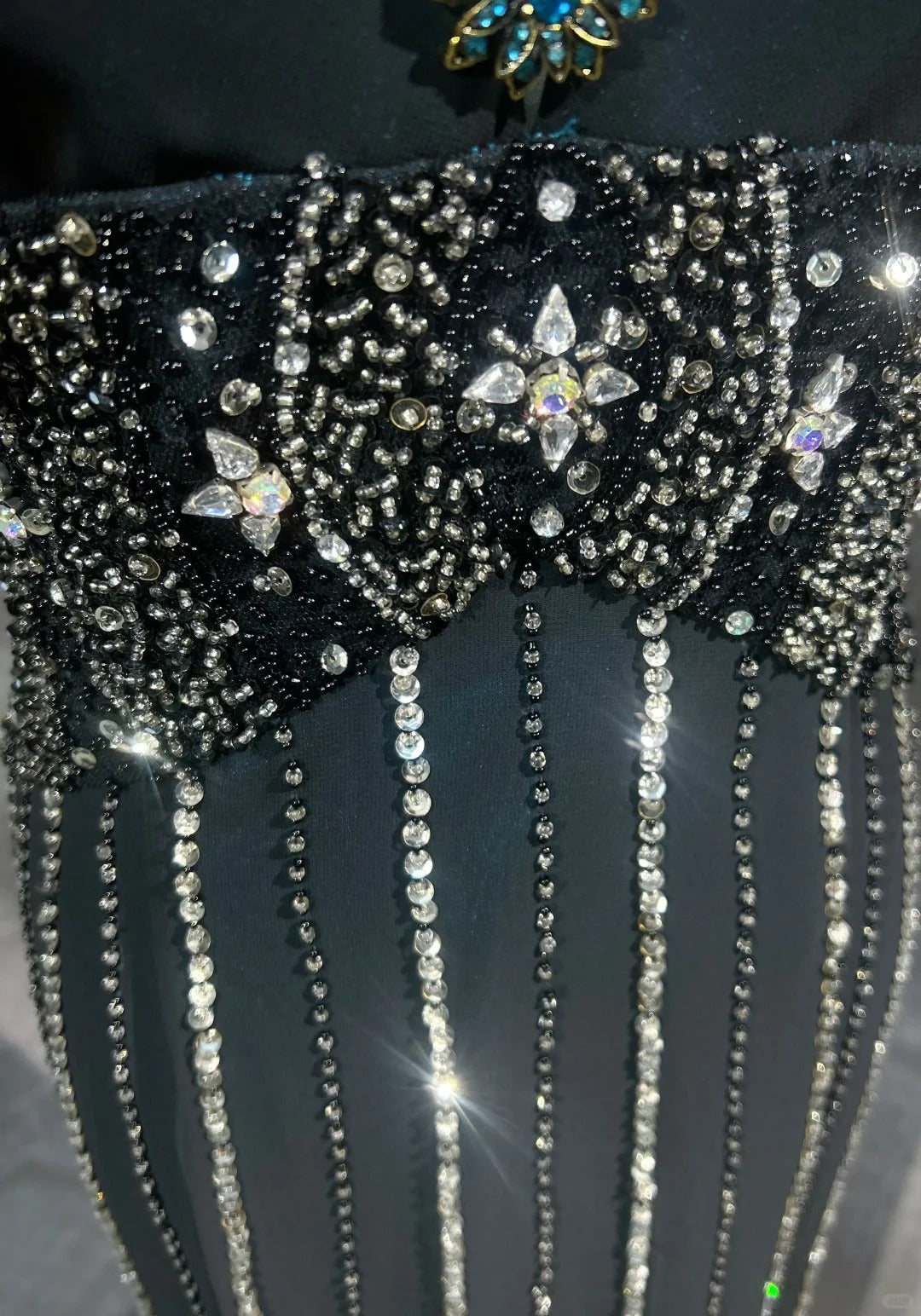 Vintage Prom Dresses 1980s Mermaid Halter Black Chiffon With Beaded Long Prom Gown N3122