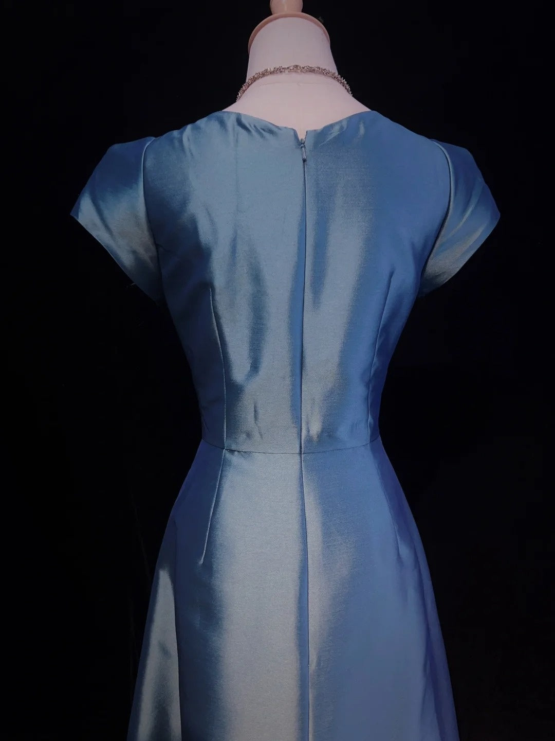 Beautiful Prom Dresses A Line V Neck Blue Satin With Ruffle Sleeves Long Evening Outfits N3336