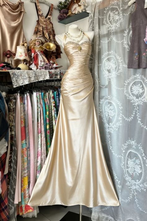 Vintage Halter Sheath Long Prom Dresses Beaded Satin Blue Evening Dresses Sleeveless Birthday Dress N1781