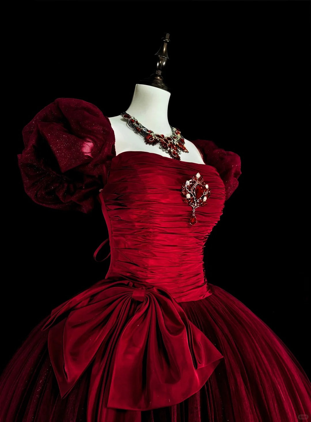 Modest Prom Dresses Ball Gown Square Neck Burgundy Tulle Long Quince Dress N3072
