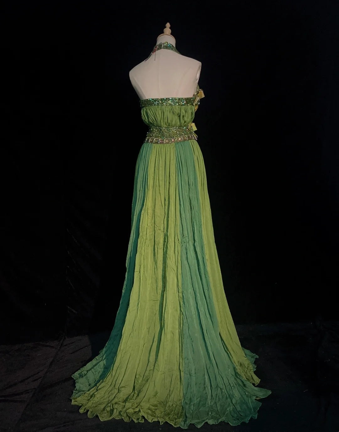 Glamour Prom Dresses A Line Halter Green Chiffon With Beading Formal Evening Outfits N3843