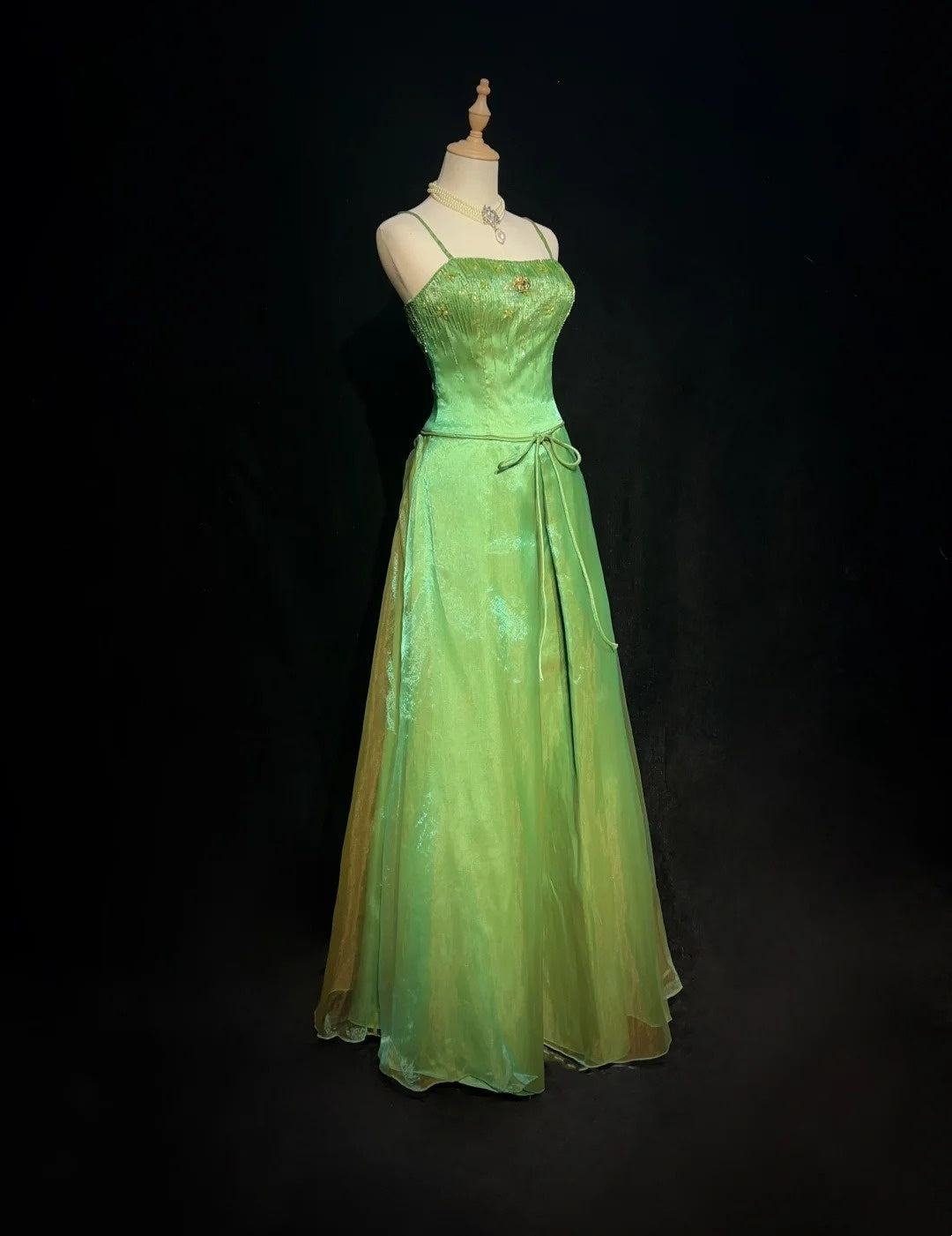 Elegant Prom Dresses Ball Gown Spaghetti Strap Green Organza With Beaded Long Formal Gown N2914