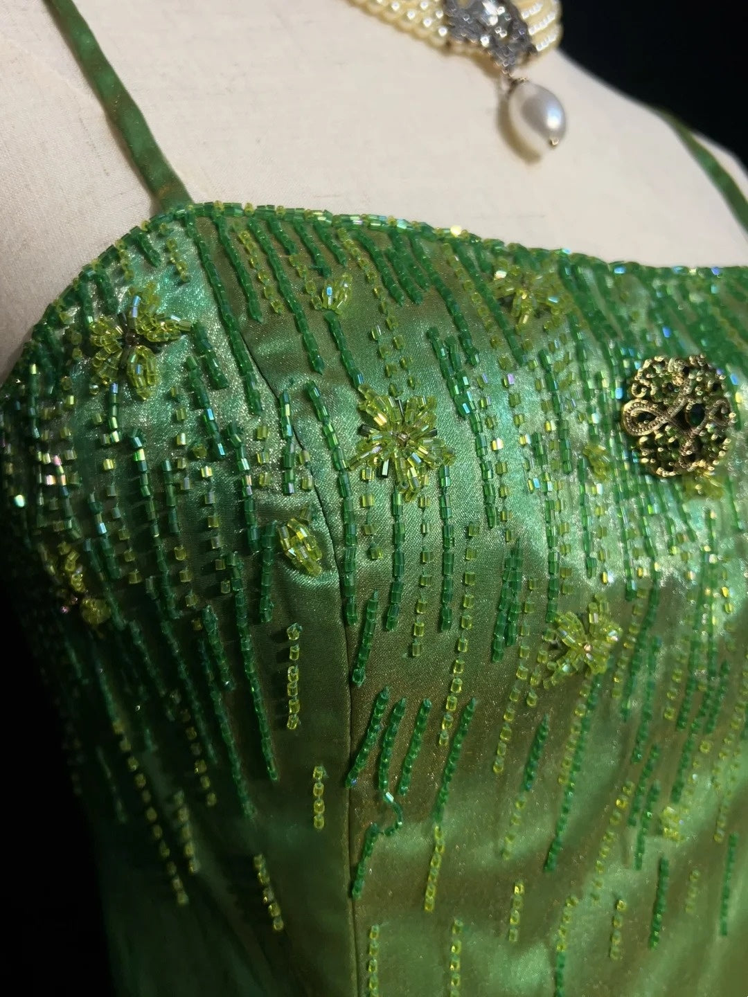 Elegant Prom Dresses Ball Gown Spaghetti Strap Green Organza With Beaded Long Formal Gown N2914