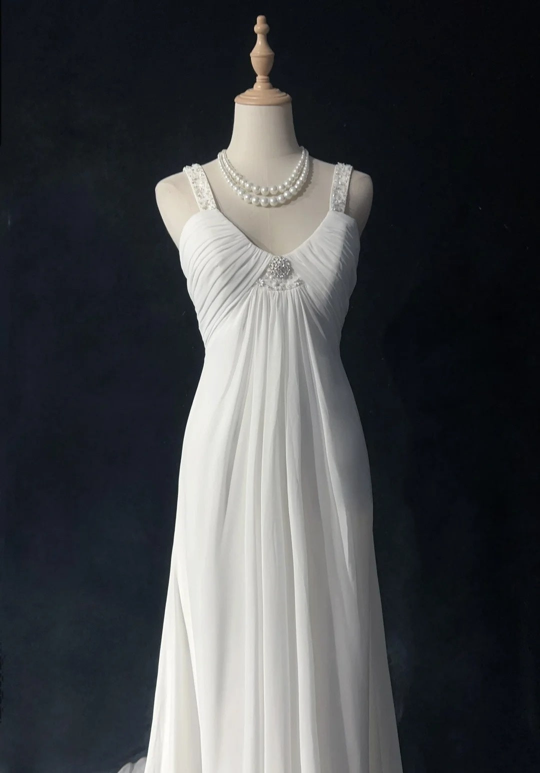 Simple White Prom Dresses A line V Neck Chiffon Sleeveless With Beaded Semi Formal Evening Dress N3820