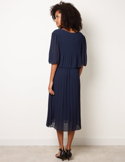 Pleated Short Sleeve Dress with Necklace