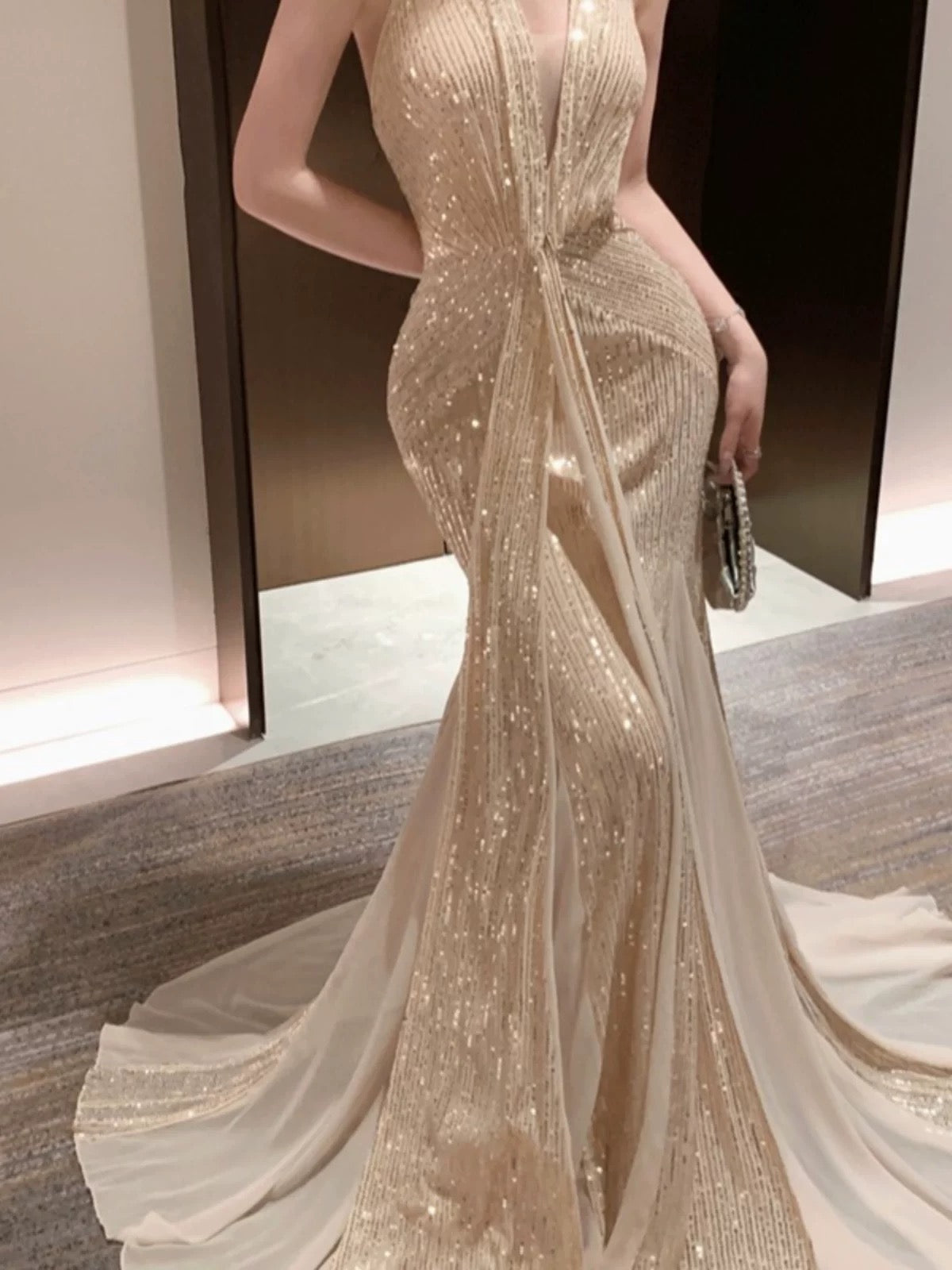 Elegant Prom Dresses Mermaid Halter Gold Sequin With Pleated Formal Evening Dress N3973