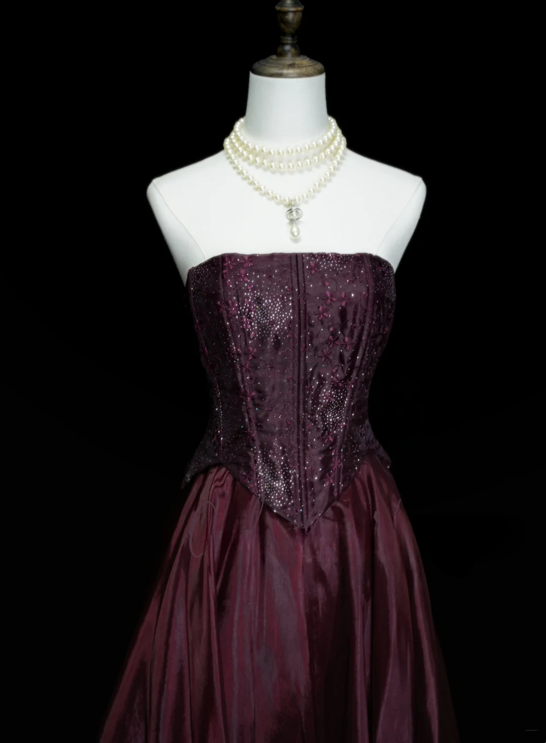 Classy Formal Ball Gowns Strapless Burgundy With Beads Style Impress Long Prom Dresses Party Gowns OB035